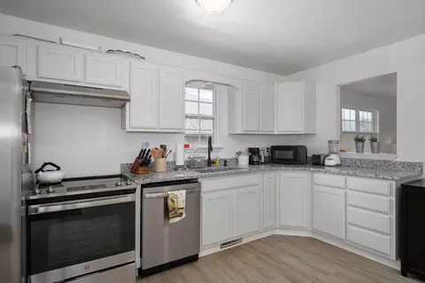 Kitchen - 1257 E Mcclernon St, Springfield, MO 65803 photo 1 of 2