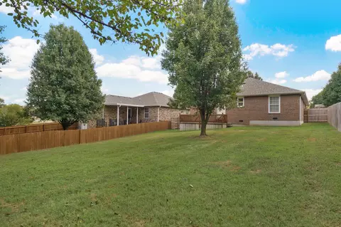 Exterior - 1257 E Mcclernon St, Springfield, MO 65803 photo 10 of 11