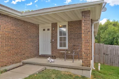 Exterior - 1257 E Mcclernon St, Springfield, MO 65803 photo 4 of 11