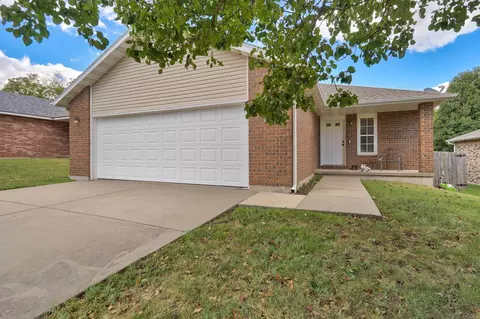 Exterior - 1257 E Mcclernon St, Springfield, MO 65803 photo 3 of 11