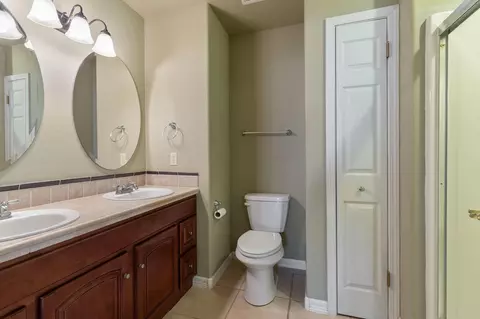 Bath - 435 Eagle Dr, Forsyth, MO 65653 photo 1 of 2
