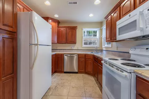 Kitchen - 435 Eagle Dr, Forsyth, MO 65653 photo 1 of 2