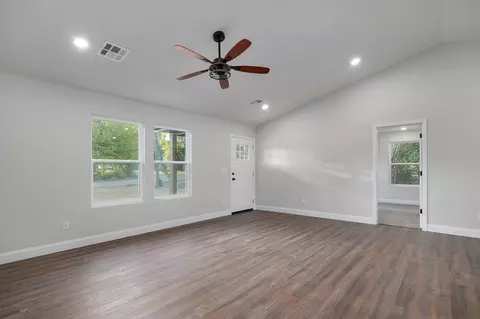 Living - 314 N Park Ave, Aurora, MO 65605 photo 1 of 2