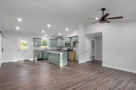 Entry Way - 314 N Park Ave, Aurora, MO 65605 photo 1 of 3