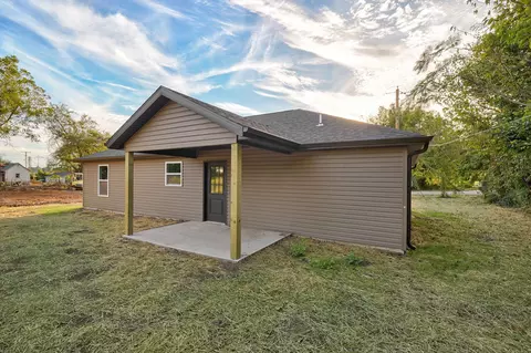 Exterior - 314 N Park Ave, Aurora, MO 65605 photo 3 of 9