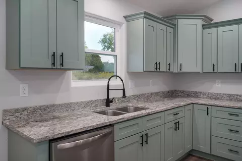 Kitchen - 314 N Park Ave, Aurora, MO 65605 photo 3 of 3