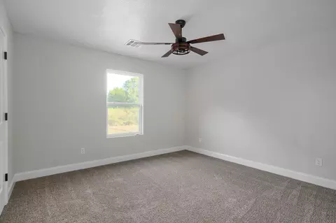 Bedroom - 314 N Park Ave, Aurora, MO 65605 photo 3 of 3