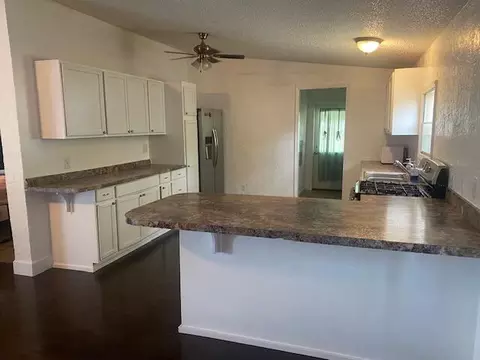 Kitchen - 213 E Garfield Ave, Seymour, MO 65746 photo 2 of 4