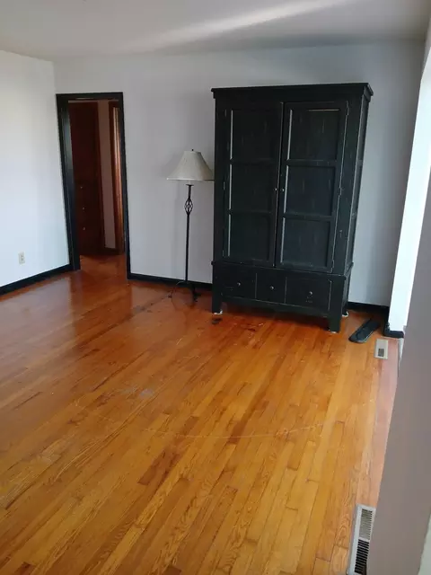 Living - 1906 Michael Ln, Nixa, MO 65714 photo 1 of 3
