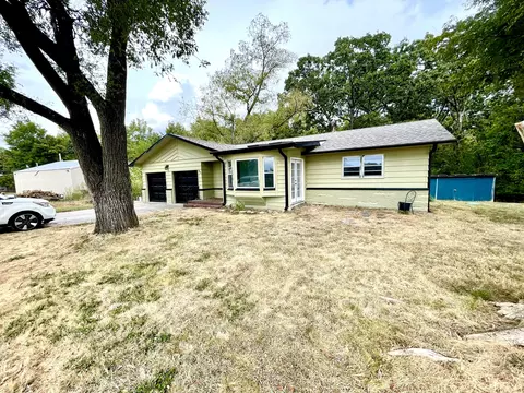 Exterior - 1906 Michael Ln, Nixa, MO 65714 photo 3 of 10