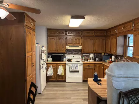 Kitchen - 31 Bison Rd, Buffalo, MO 65622 photo 2 of 2