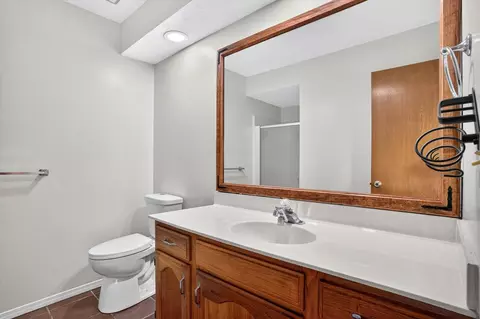 Bath - 3790 S Colgate Ave, Springfield, MO 65807 photo 1 of 2