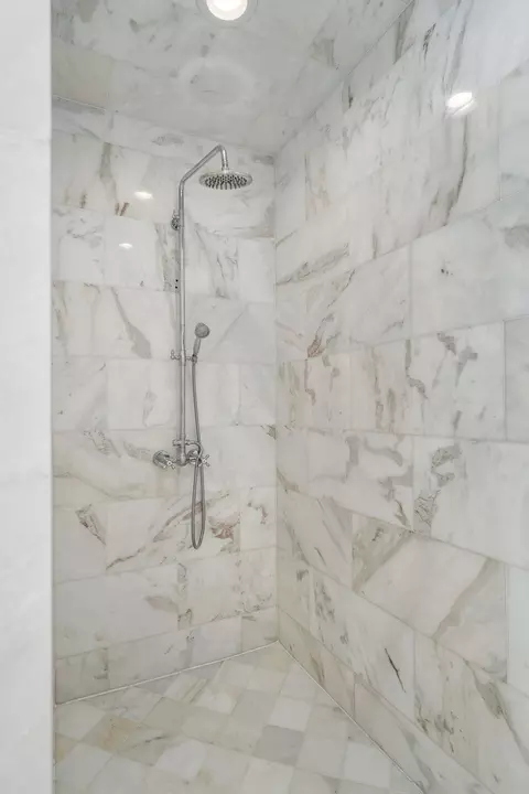 Bath - 9386 E Maple Ridge Ln, Strafford, MO 65757 photo 5 of 12