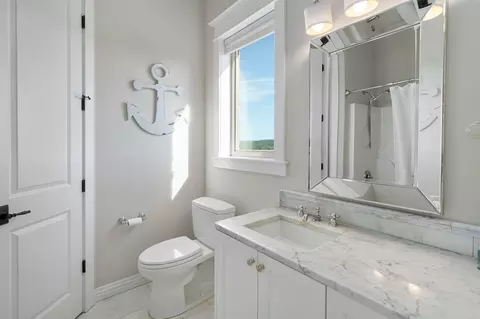 Bath - 9386 E Maple Ridge Ln, Strafford, MO 65757 photo 9 of 12