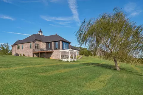 Exterior - 9386 E Maple Ridge Ln, Strafford, MO 65757 photo 8 of 13