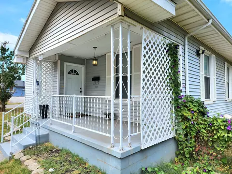 Exterior - 1211 W Calhoun St, Springfield, MO 65802 photo 2 of 3