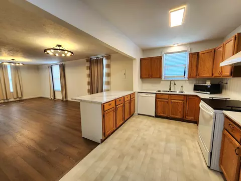 Kitchen - 1211 W Calhoun St, Springfield, MO 65802 photo 3 of 6