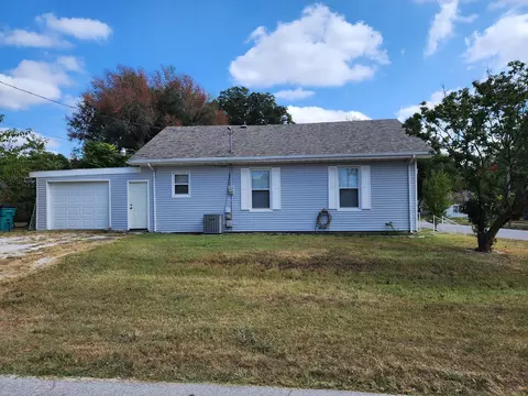 Exterior - 1211 W Calhoun St, Springfield, MO 65802 photo 3 of 3