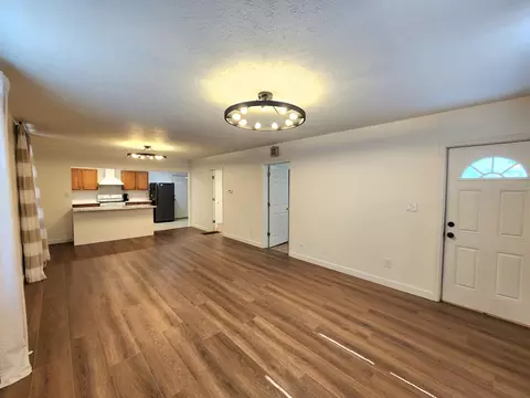 Living - 1211 W Calhoun St, Springfield, MO 65802 photo 1 of 11