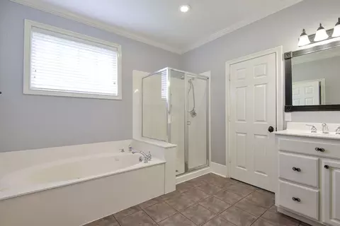 Bath - 614 E Falls Cir, Ozark, MO 65721 photo 2 of 3