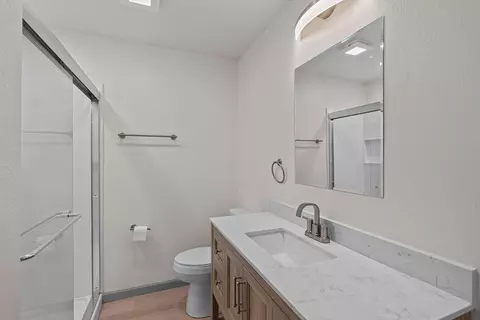 Bath - 2036 N Pickwick Ave, Springfield, MO 65803 photo 1 of 3