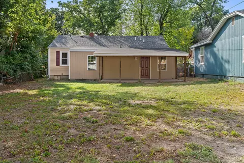 Exterior - 2036 N Pickwick Ave, Springfield, MO 65803 photo 6 of 9