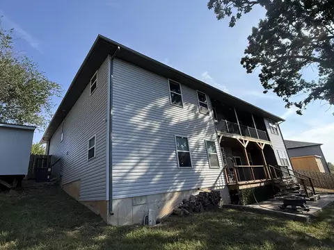 Exterior - 659 W Bridgewood Ct, Springfield, MO 65803 photo 6 of 7