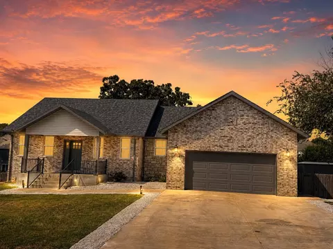 Exterior - 659 W Bridgewood Ct, Springfield, MO 65803 photo 7 of 7