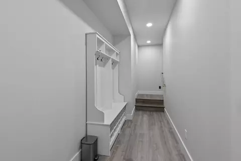 Entry Way - 659 W Bridgewood Ct, Springfield, MO 65803 photo 2 of 3