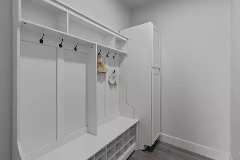Entry Way - 659 W Bridgewood Ct, Springfield, MO 65803 photo 3 of 3