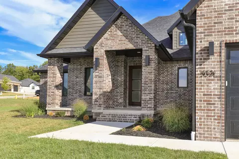 Exterior - 5521 E Cavalcade Ln, Springfield, MO 65802 photo 2 of 4