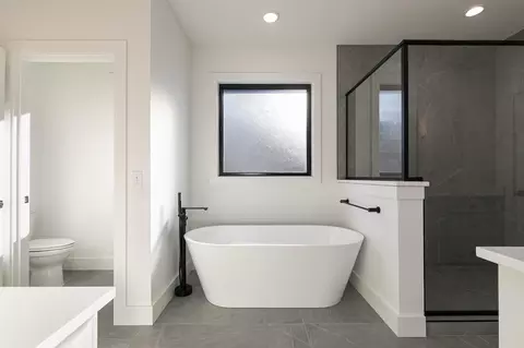 Bath - 5521 E Cavalcade Ln, Springfield, MO 65802 photo 4 of 7