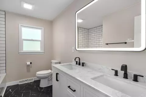 Bath - 1247 S Estate Ave, Springfield, MO 65804 photo 1 of 3