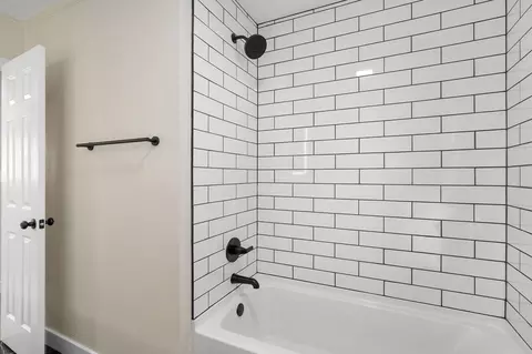 Bath - 1247 S Estate Ave, Springfield, MO 65804 photo 2 of 3