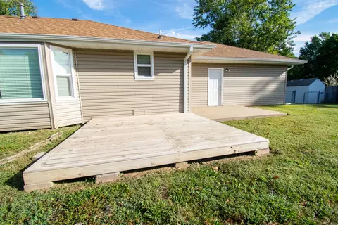 Exterior - 1300 E Rainey St, Ozark, MO 65721 photo 10 of 11