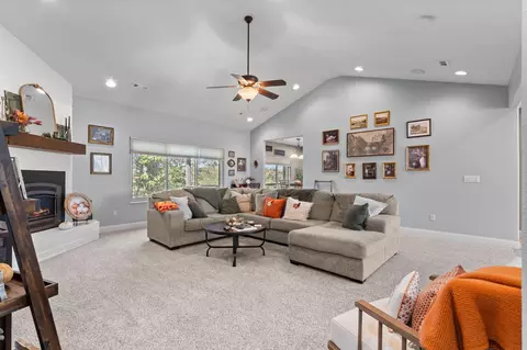Living - 842 Silver Cliff Way, Branson West, MO 65737 photo 3 of 4