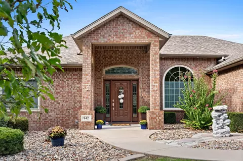 Exterior - 842 Silver Cliff Way, Branson West, MO 65737 photo 6 of 14