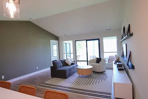 Living - 200 Golf View Dr #B4, Branson, MO 65616 photo 2 of 2