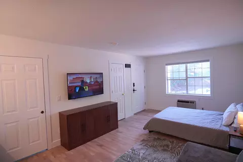 Bedroom - 200 Golf View Dr #B4, Branson, MO 65616 photo 6 of 7