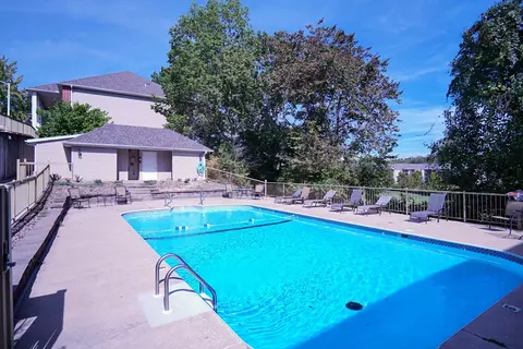 Exterior - 200 Golf View Dr #B4, Branson, MO 65616 photo 1 of 3