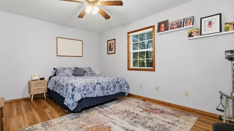 Bedroom - 64 Lester St, Bakersfield, MO 65609 photo 4 of 4