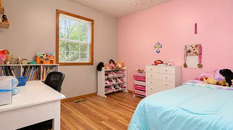 Bedroom - 64 Lester St, Bakersfield, MO 65609 photo 1 of 4