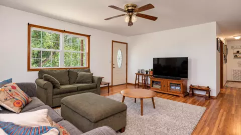 Living - 64 Lester St, Bakersfield, MO 65609 photo 1 of 2