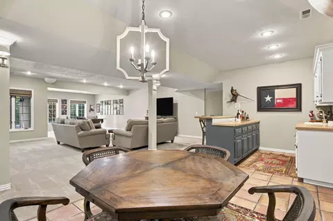 Dining - 2328 S Wind Rose Pl, Springfield, MO 65809 photo 6 of 6