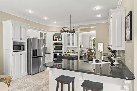 Kitchen - 2328 S Wind Rose Pl, Springfield, MO 65809 photo 2 of 7