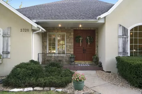 Exterior - 2328 S Wind Rose Pl, Springfield, MO 65809 photo 7 of 11