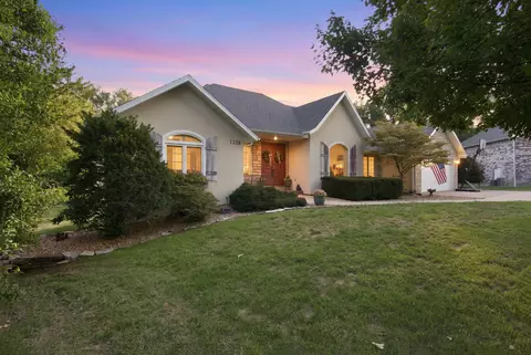 Exterior - 2328 S Wind Rose Pl, Springfield, MO 65809 photo 2 of 11