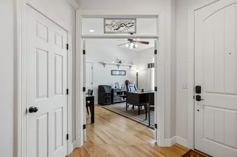 Entry Way - 1272 Hayden Ct, Springfield, MO 65804 photo 3 of 4