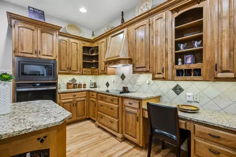 Kitchen - 1272 Hayden Ct, Springfield, MO 65804 photo 2 of 6