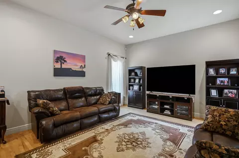 Living - 1272 Hayden Ct, Springfield, MO 65804 photo 4 of 4